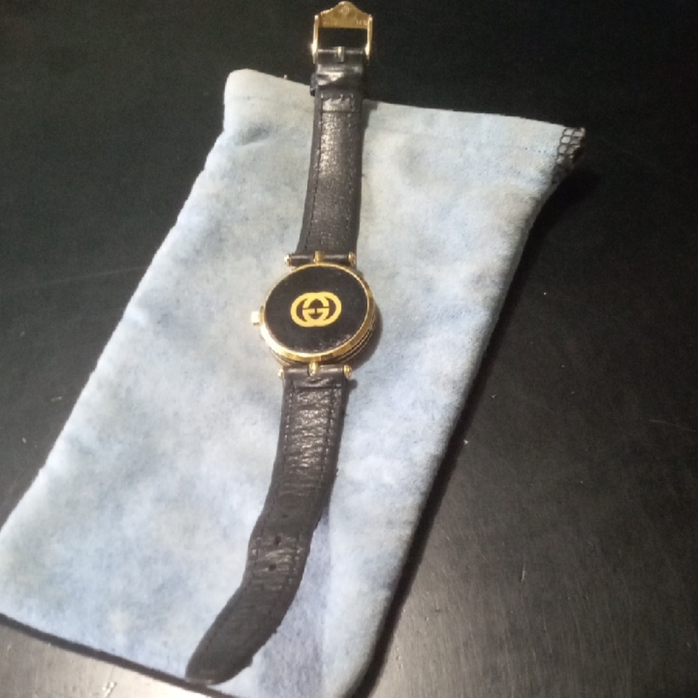 Gucci Men's Gold Watch with Black Strap and White Dial - Picture 3 of 4